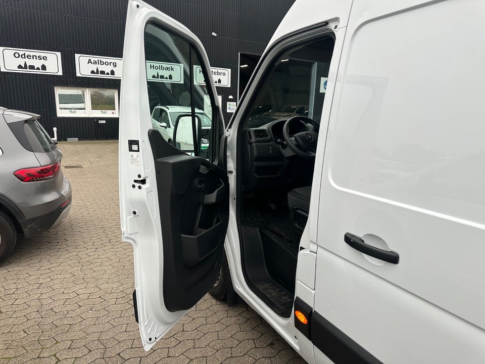 Renault Master IV T35 2,3 dCi 150 L3H2 Kassevogn