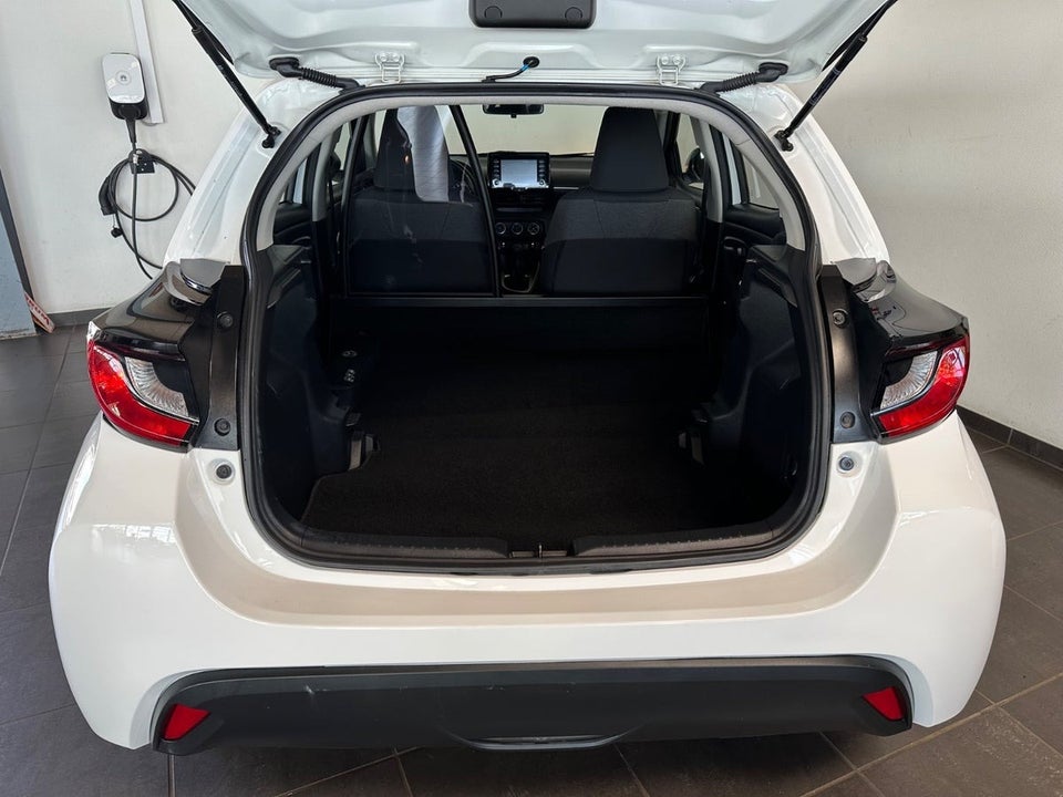 Toyota Yaris 1,0 Essential Van 5d