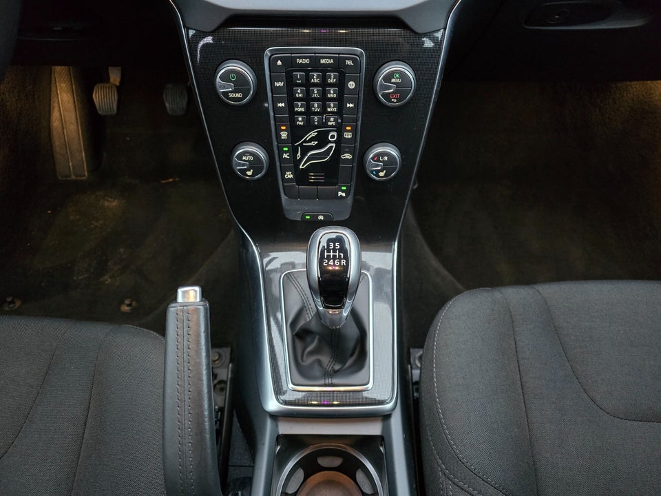 Volvo V40 2,0 D2 120 Momentum 5d