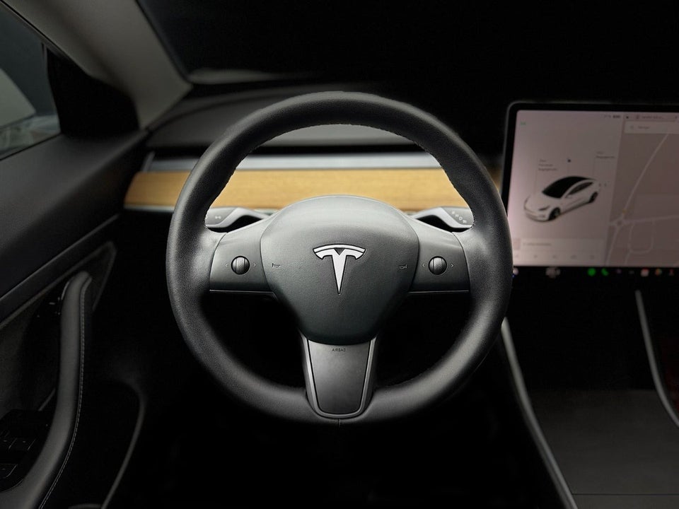 Tesla Model 3 Standard Range+ RWD 4d