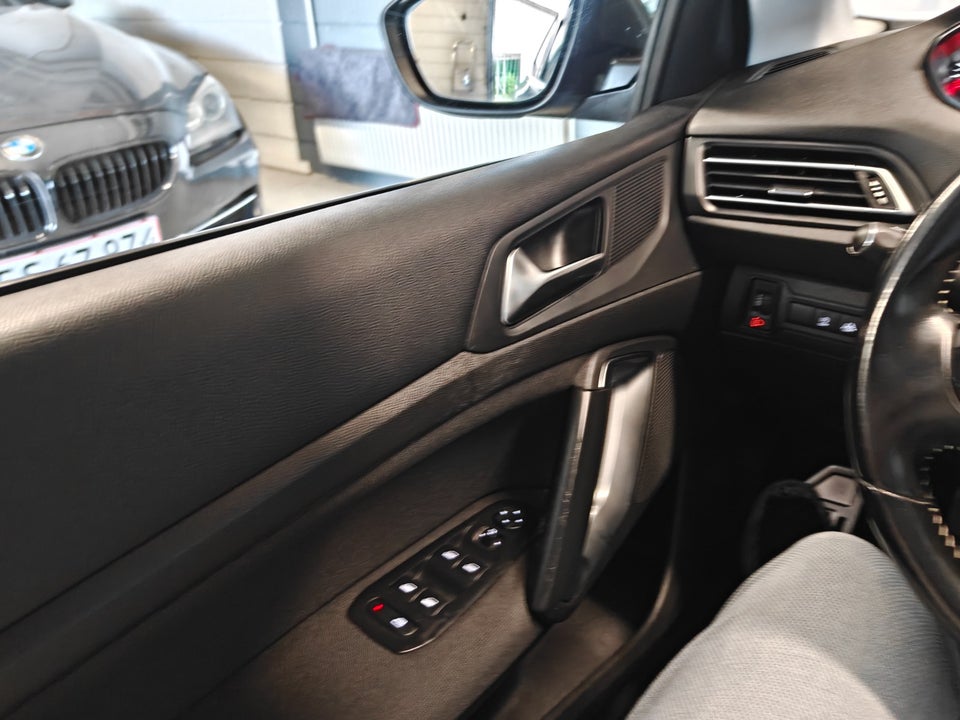 Peugeot 308 1,6 BlueHDi 120 Allure SE SW 5d