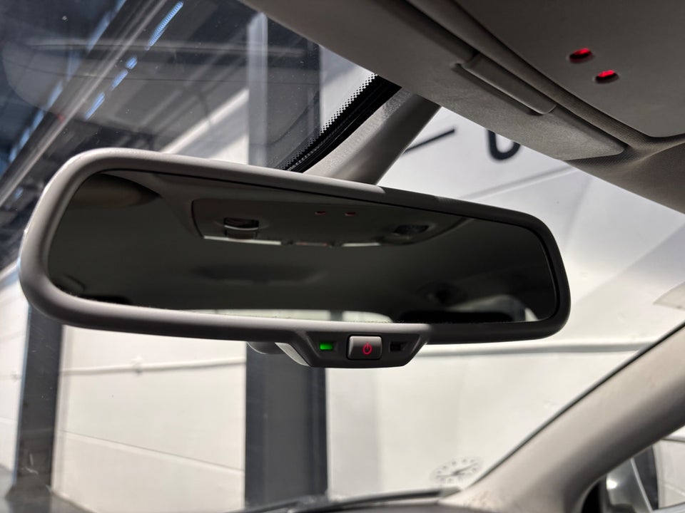 Audi A4 2,0 TDi 140 S-line 4d