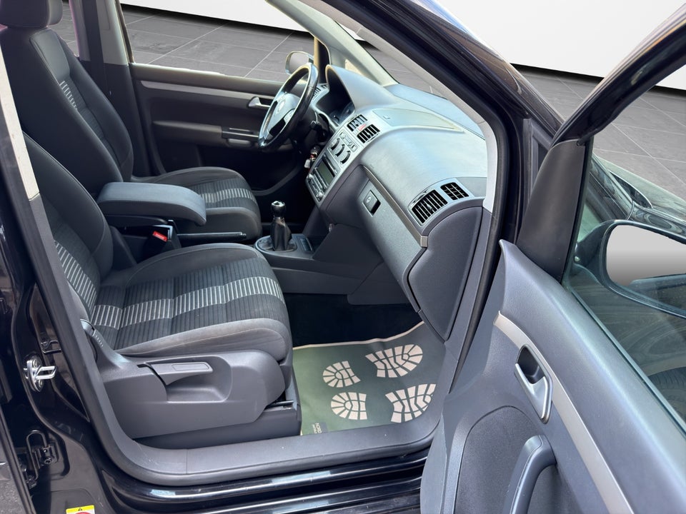 VW Touran 1,4 TSi 140 Highline 7prs 5d