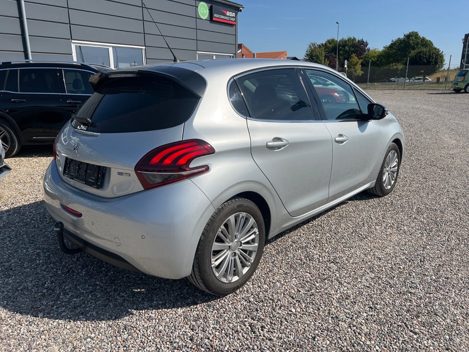 Peugeot 208 1,2 VTi 82 Allure 5d