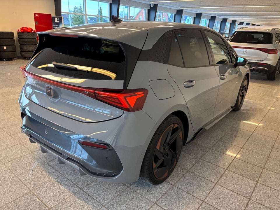 Cupra Born 77 e-Boost Dinamica Pack High 5d