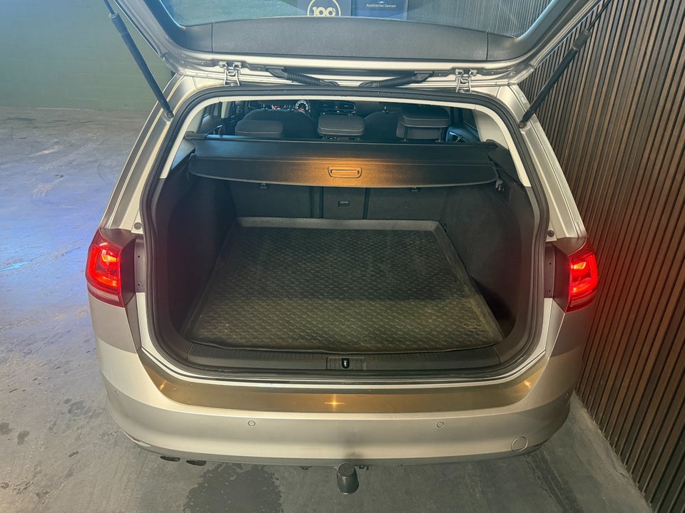 VW Golf VII 1,4 TSi 140 Highline Variant BMT 5d