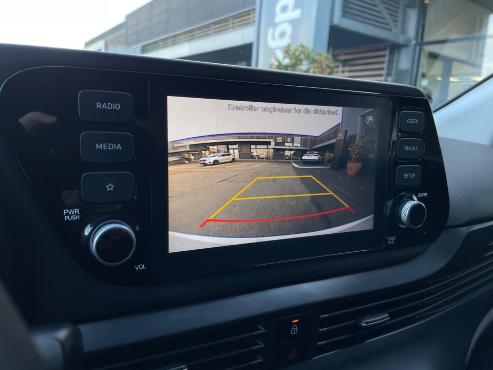 Hyundai i20 1,0 T-GDi Essential DCT 5d