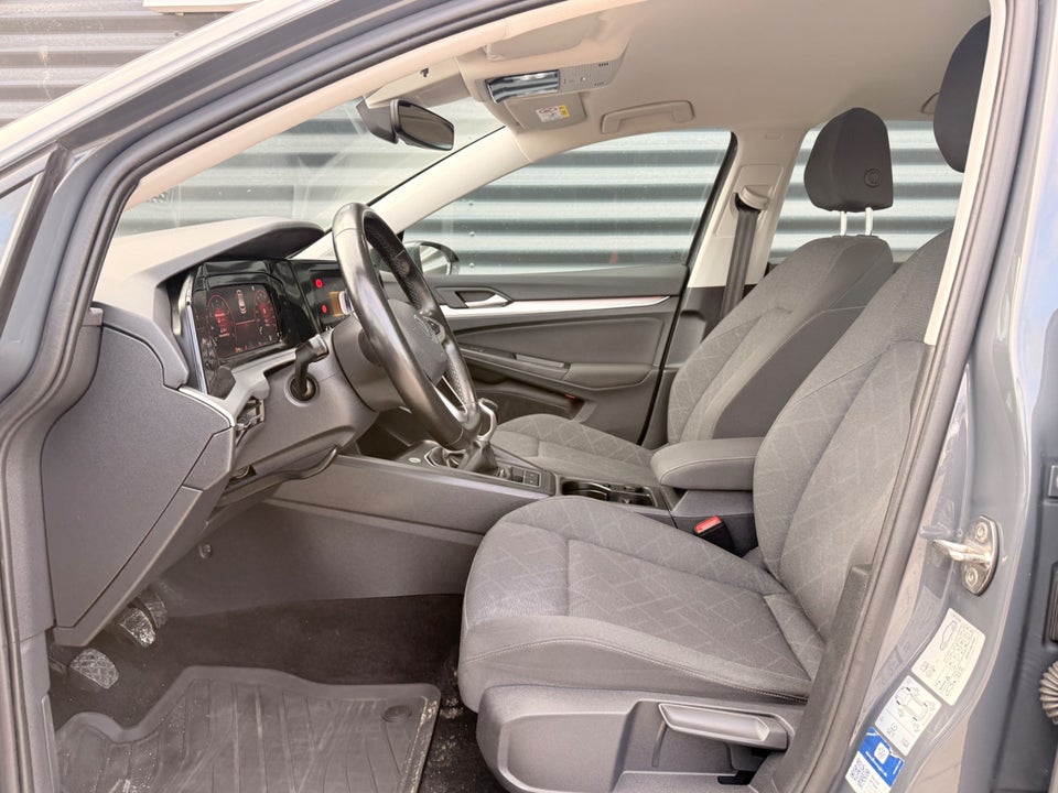 VW Golf VIII 1,5 TSi 130 1st Edition 5d