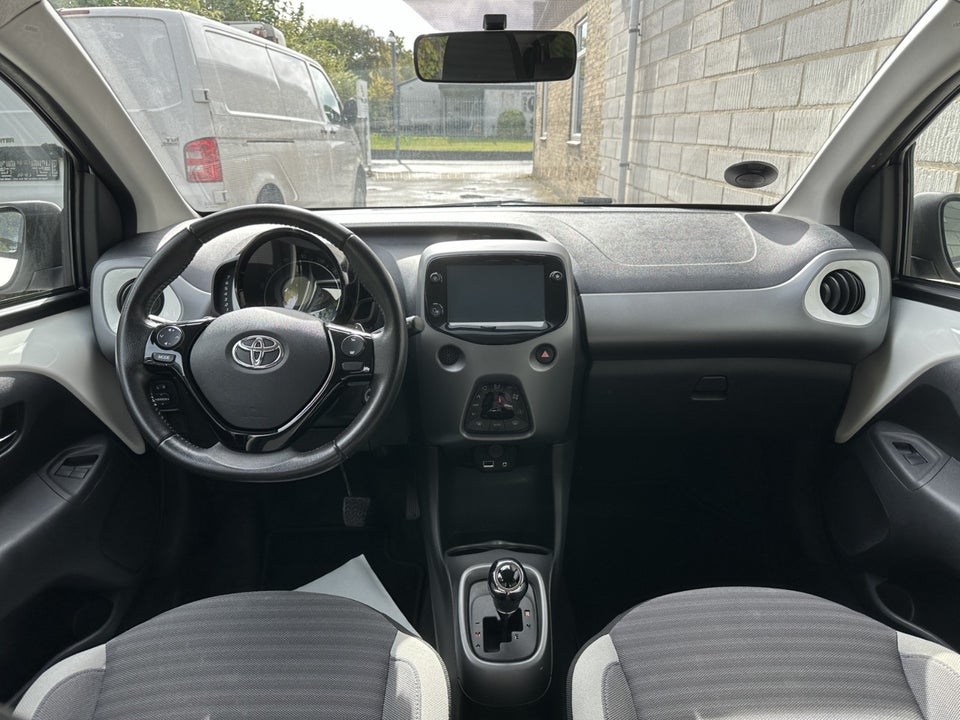 Toyota Aygo 1,0 VVT-i x-pression x-shift 5d