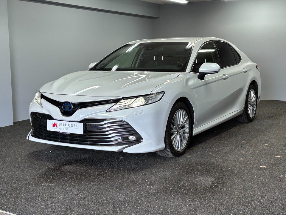 Toyota Camry 2,5 Hybrid H3 Executive CVT 4d