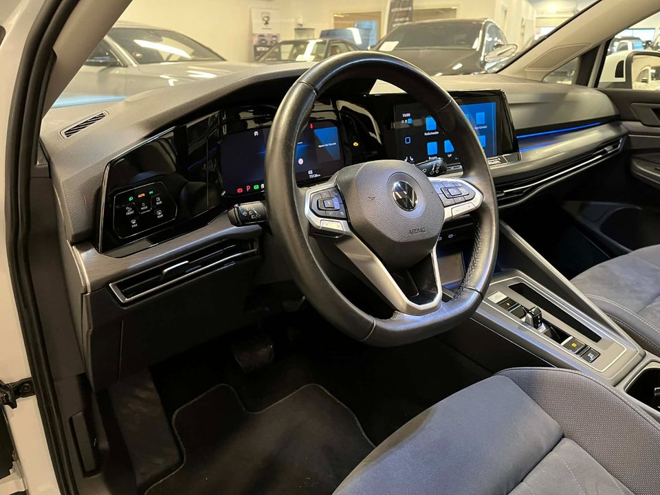 VW Golf VIII 1,4 eHybrid DSG 5d