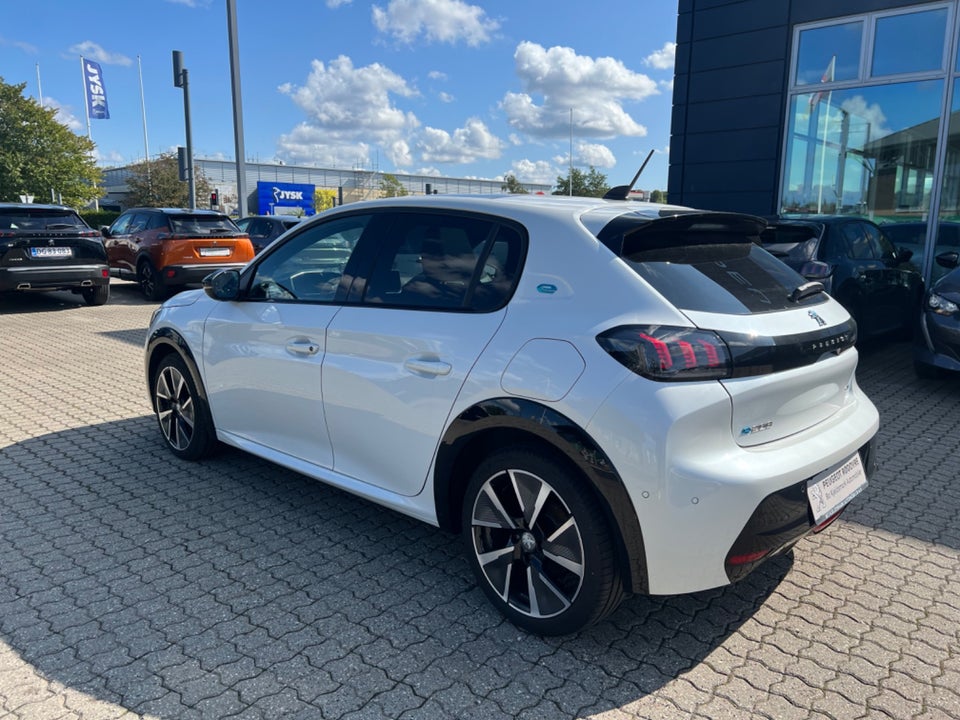 Peugeot e-208 50 GT Pack 5d