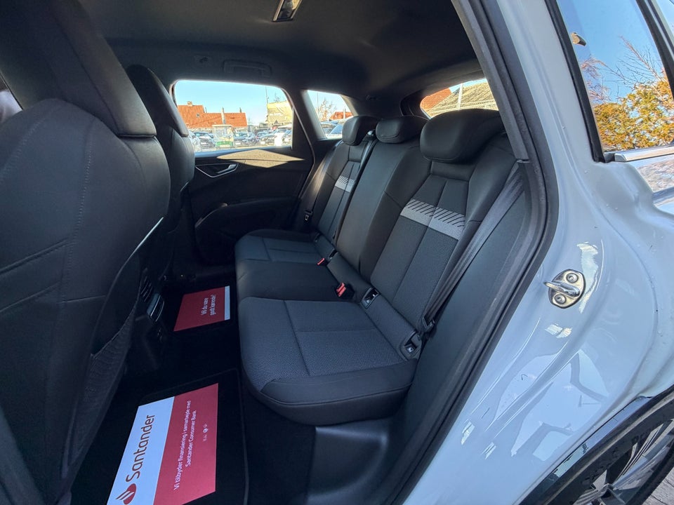 Audi Q4 e-tron 40 Advanced 5d