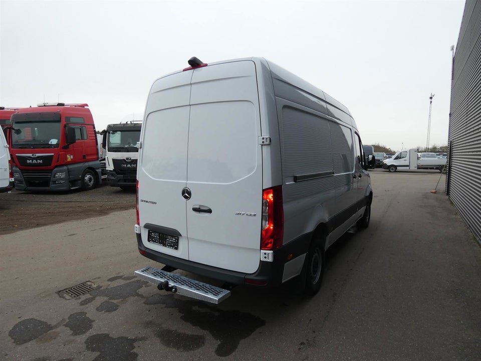 Mercedes Sprinter 317 2,0 CDi A2 Kassevogn aut. RWD