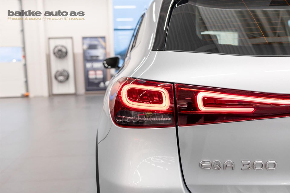 Mercedes EQA300 Progressive 4Matic 5d