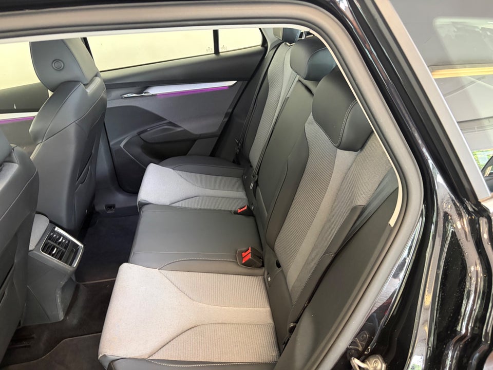 Skoda Enyaq 85 iV Loft 5d
