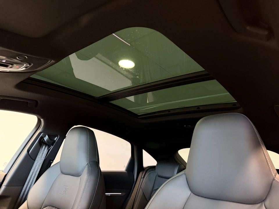 Audi e-tron 55 S-line Sportback quattro 5d