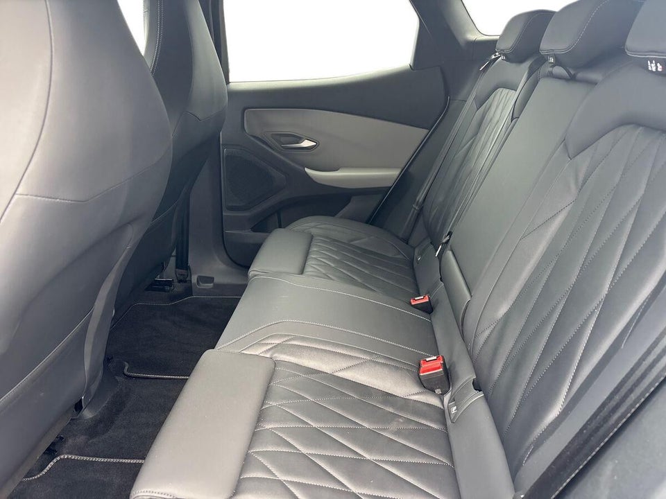 Ford Explorer 77 Premium Extended Range 5d