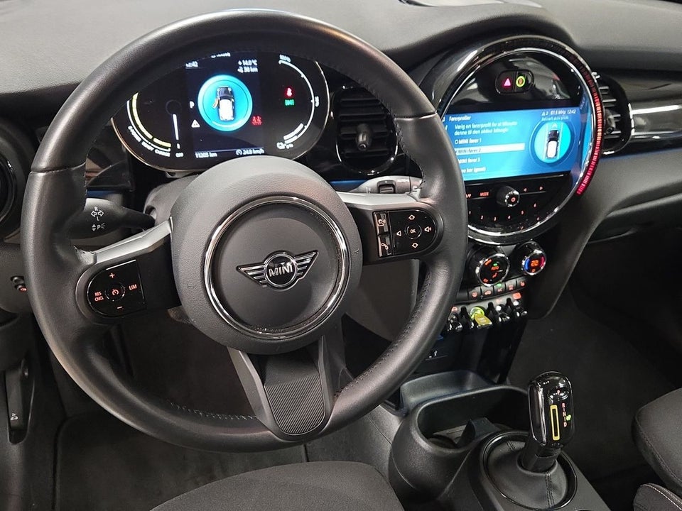 MINI Cooper SE Essential 3d