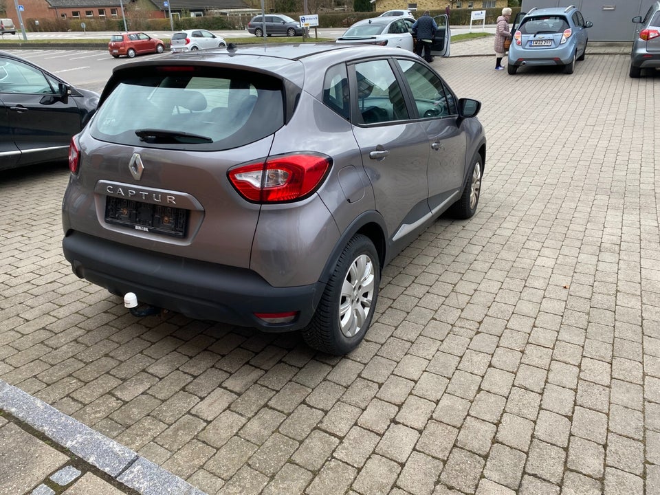 Renault Captur 0,9 TCe 90 Expression 5d