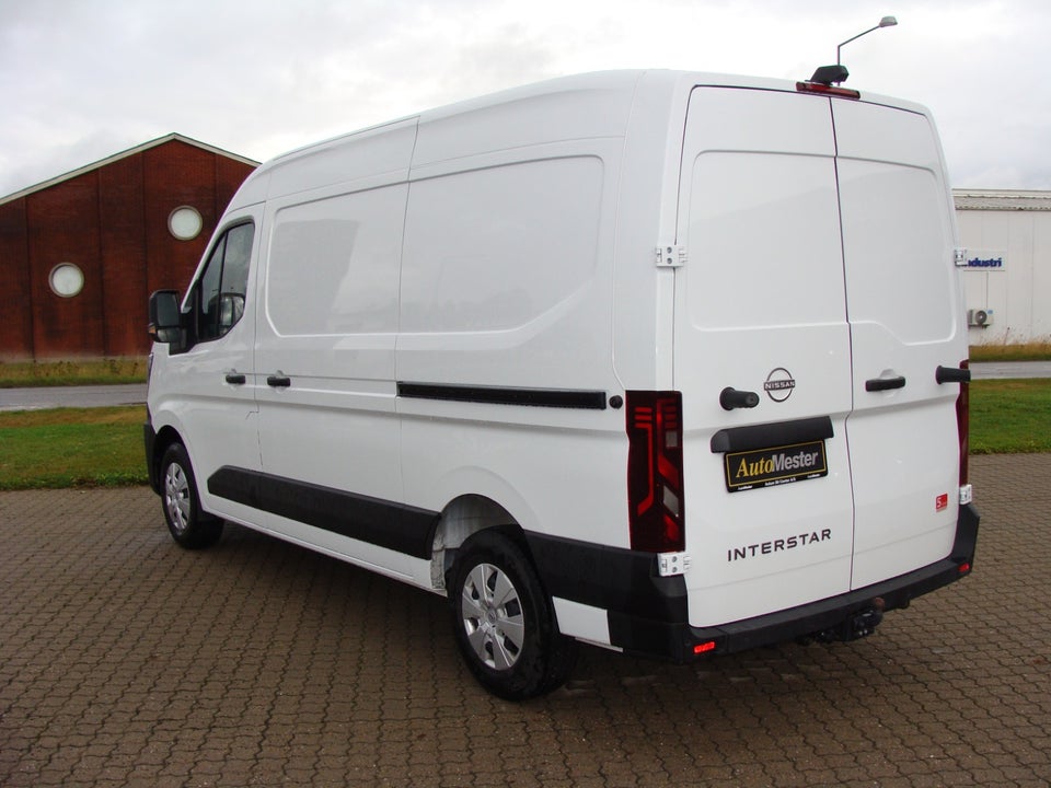 Nissan Interstar 2,0 dCi 170 L2H2 Tekna aut. Van