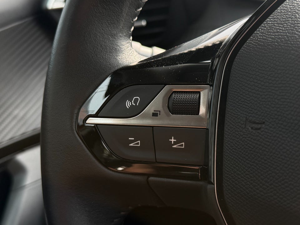 Peugeot e-2008 50 Active Pack 5d
