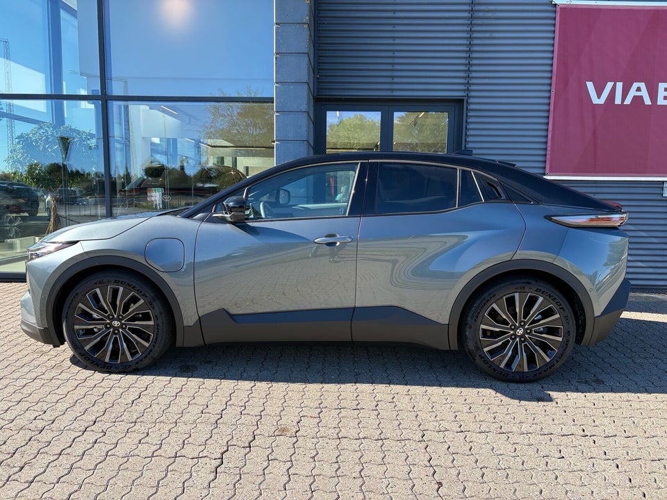 Toyota C-HR+ 77 Executive AWD 5d