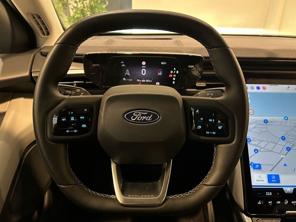 Ford Explorer 77 Select Extended Range 5d