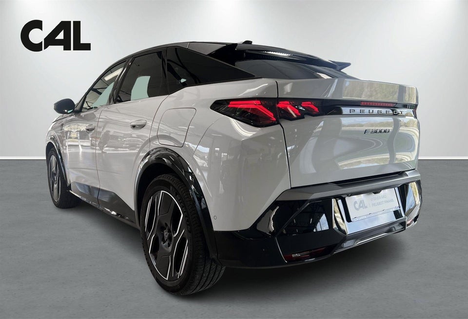 Peugeot e-3008 77 GT Pack 5d