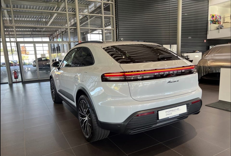 Porsche Macan 4 5d