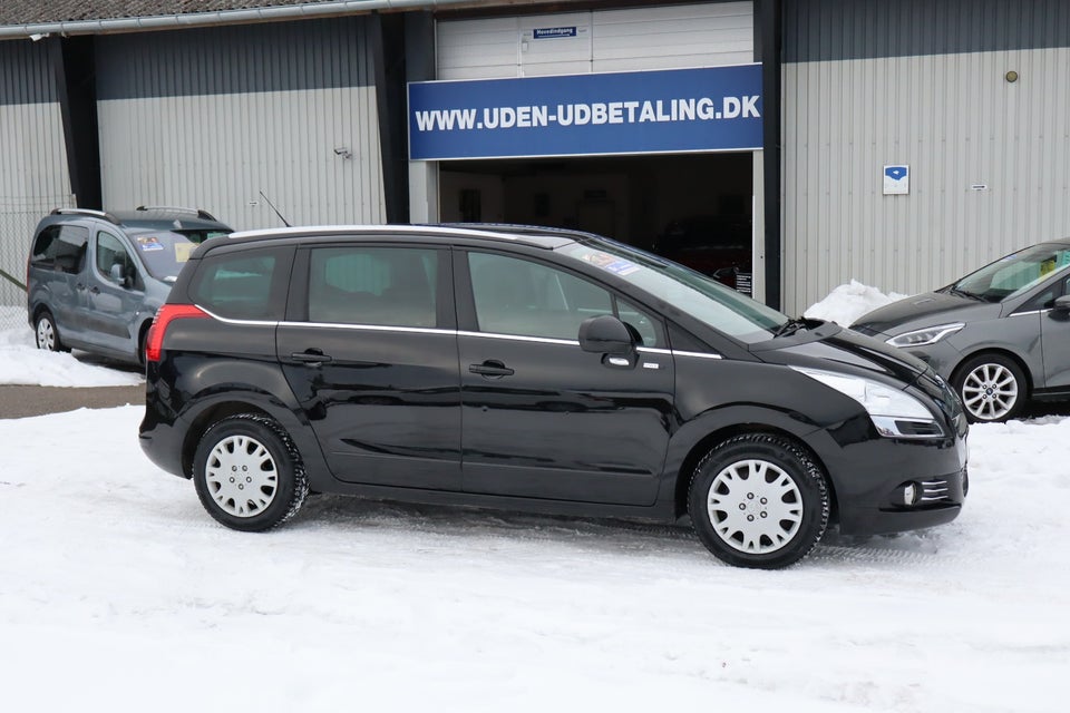 Peugeot 5008 1,6 HDi 114 Style 7prs 5d