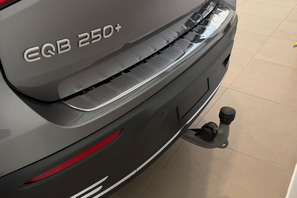 Mercedes EQB250+ Progressive 5d