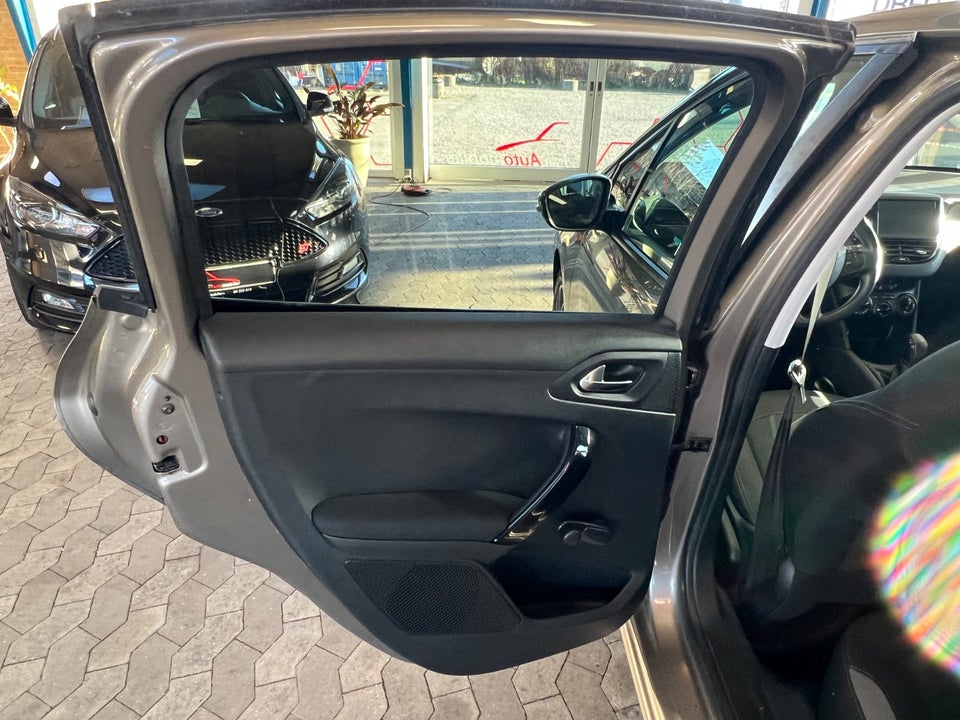 Peugeot 208 1,2 VTi Active 5d