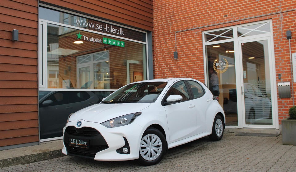 Toyota Yaris 1,5 Hybrid H3 e-CVT 5d