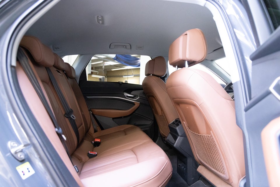 Audi Q8 e-tron 50 quattro 5d
