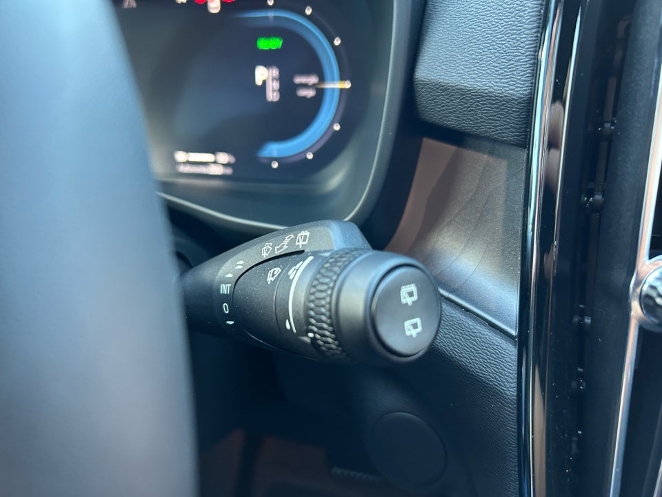 Volvo XC40 ReCharge Extended Range Plus 5d