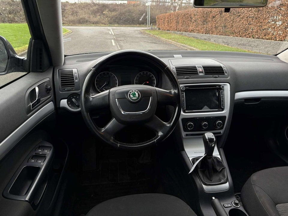 Skoda Octavia 2,0 TDi Ambiente 5d