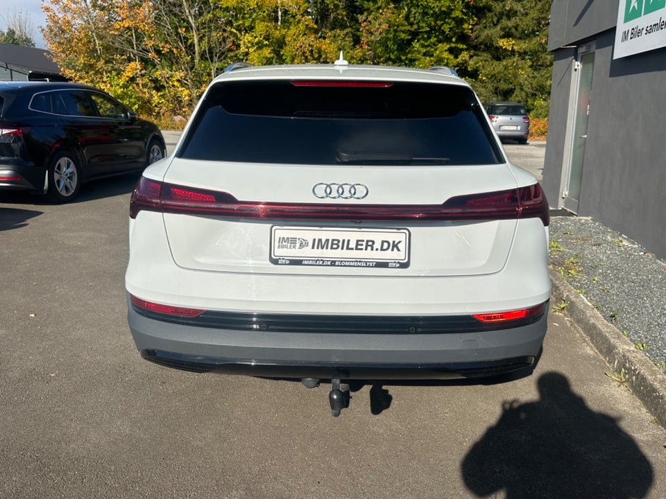 Audi e-tron 55 quattro 5d