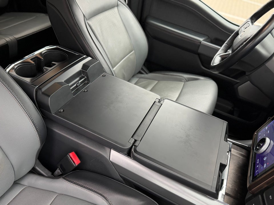 Ford F-150 Lightning Lariat Standard Range 4d