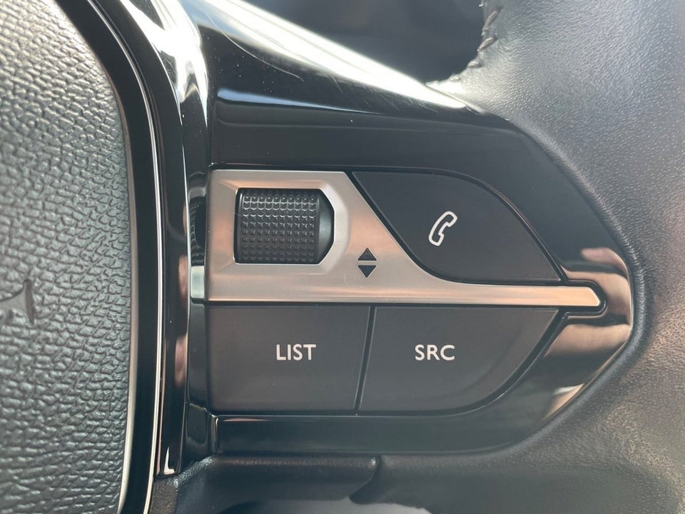 Peugeot 208 1,2 PureTech 100 Allure 5d