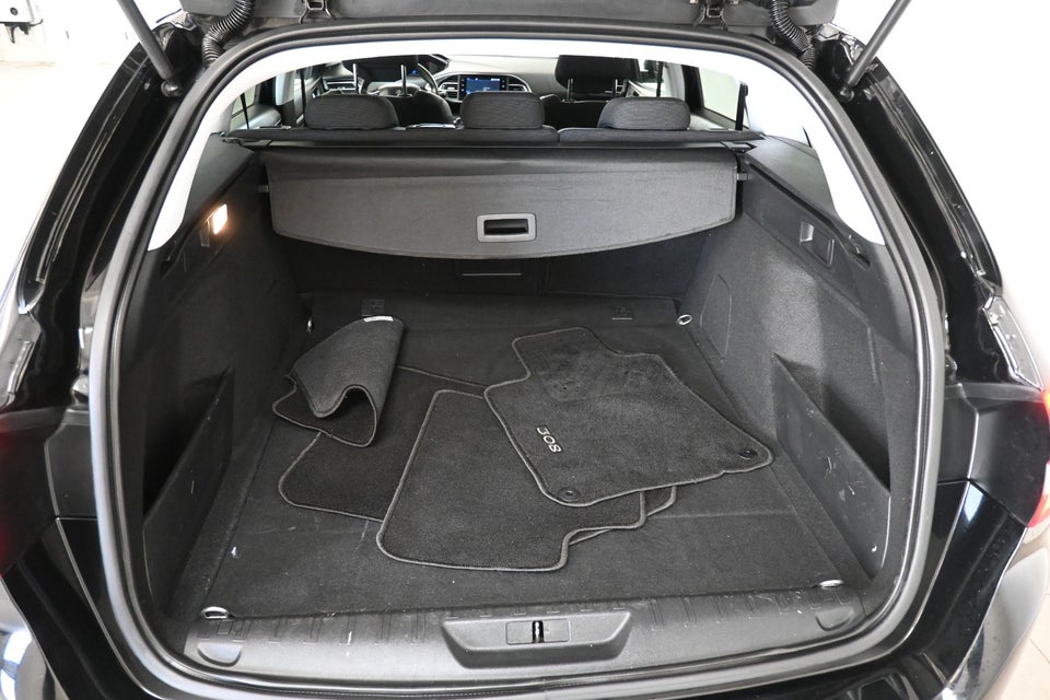 Peugeot 308 1,5 BlueHDi 130 Allure Grand SW 5d