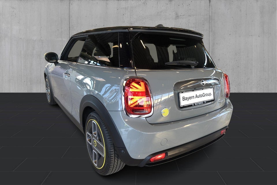 MINI Cooper SE Essential 3d