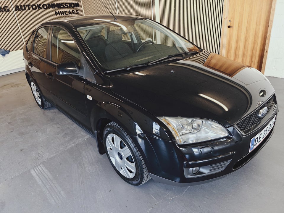 Ford Focus 1,6 Trend 100 5d