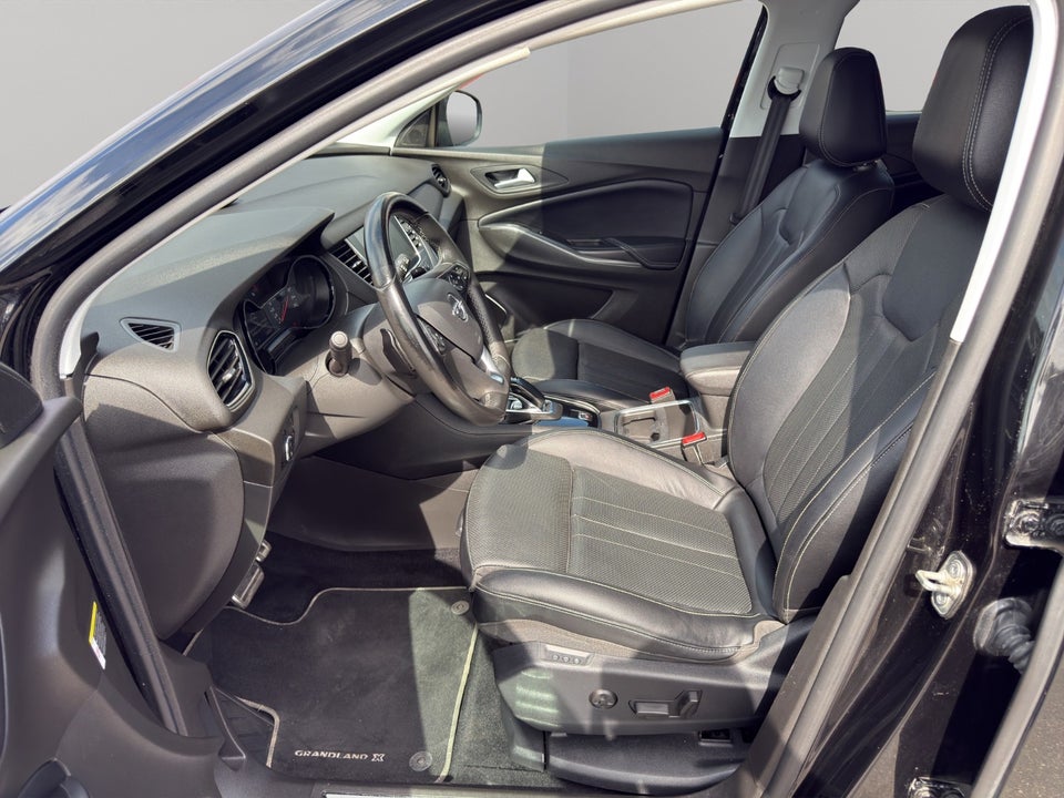 Opel Grandland X 1,6 T 180 Business Ultimate aut. 5d