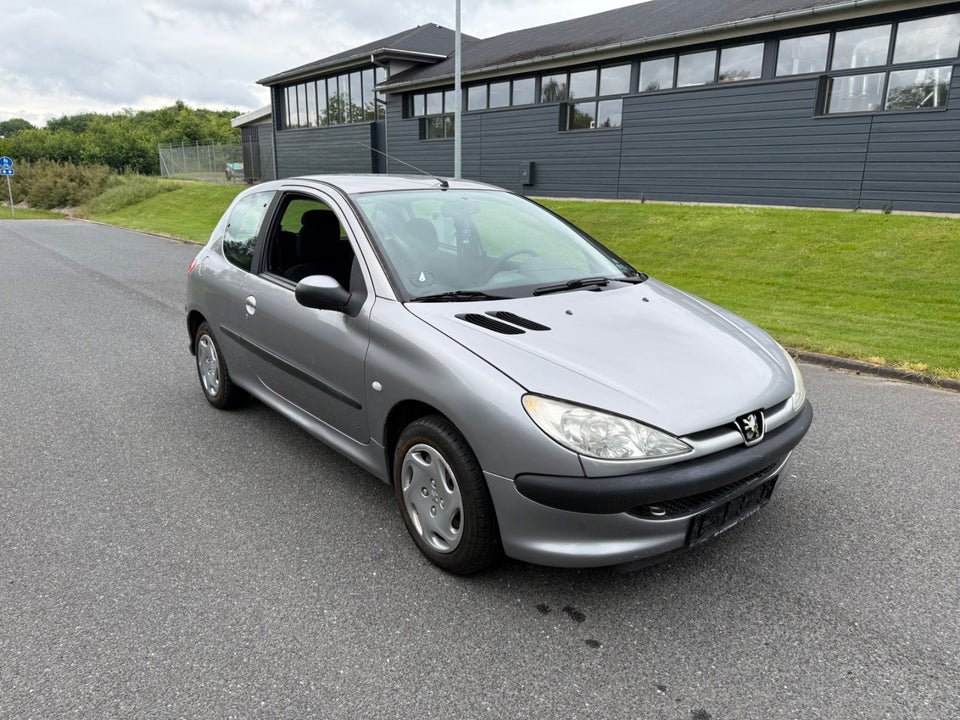 Peugeot 206 1,4 XR aut. 3d