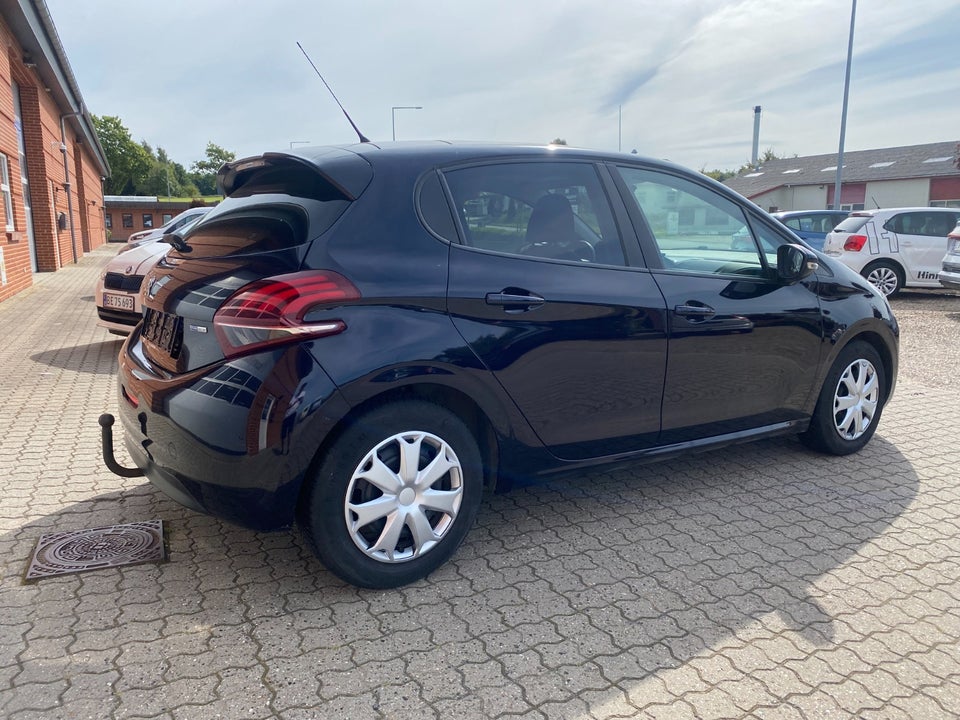 Peugeot 208 1,2 VTi 82 Allure Sky 5d