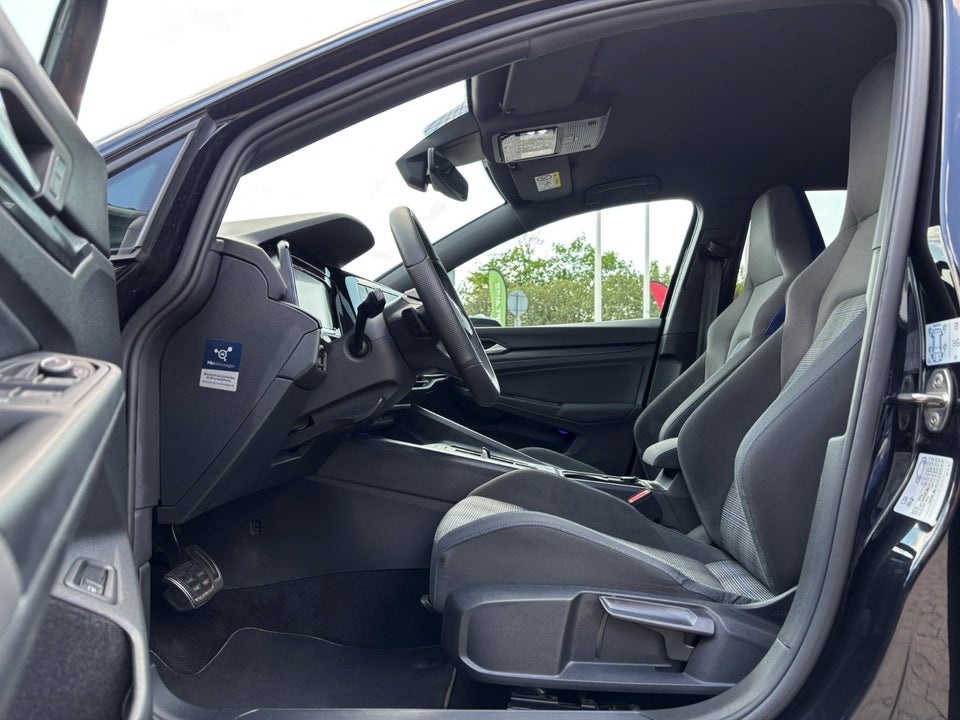 VW Golf VIII 1,4 GTE DSG 5d