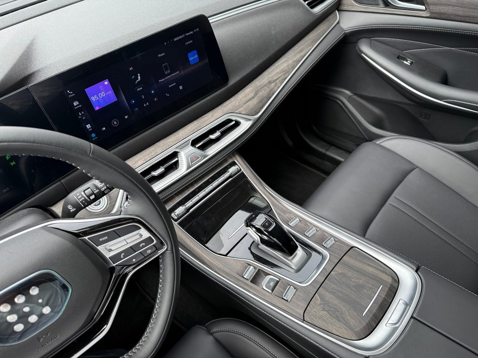 Navor E5 1,5 PHEV Rock 5d