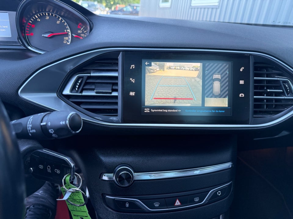 Peugeot 308 1,6 BlueHDi 120 Allure Sky SW 5d