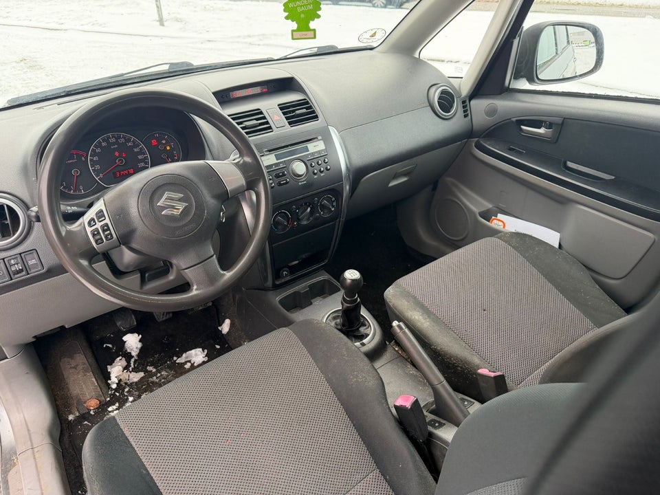 Suzuki SX4 1,6 GL-J 5d
